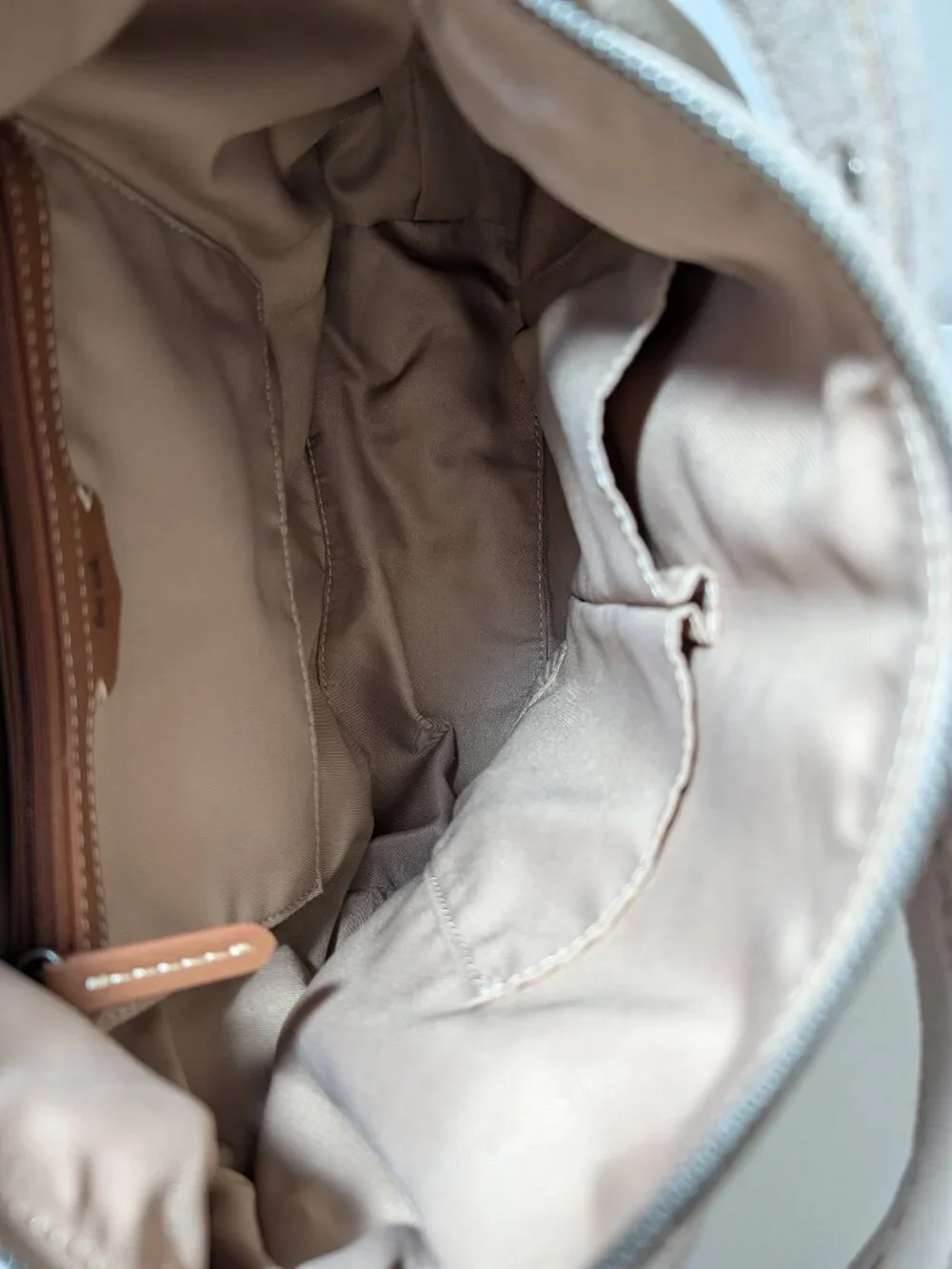 The SAK Pebble Leather Adjustable Top Handle Hobo Purse Cream OS